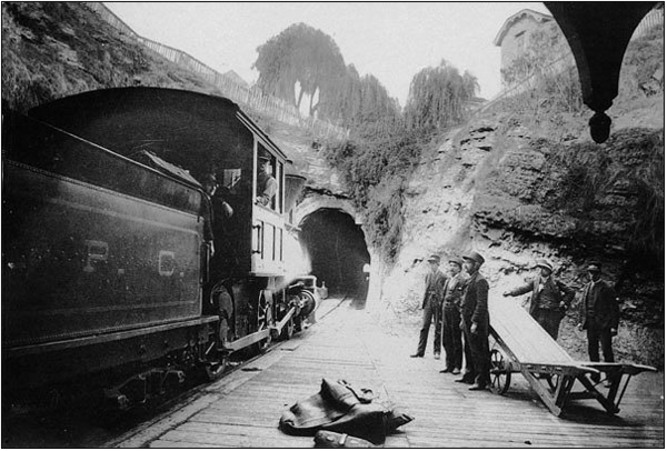 SPC train at Mission tunnel.png